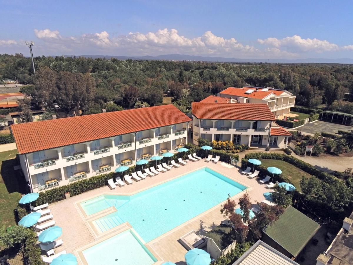 Apartments In Residence In Vada With Swimming Pool 450 Meters From The Sea Exterior foto